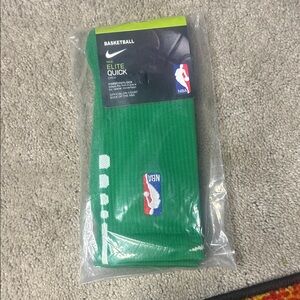 Nike Elite Quick Crew Socks - Green with NBA Logo